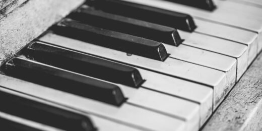 Prier avec une chanson politique