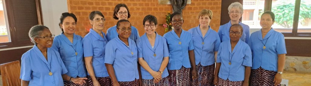 Devenir sœur du Cénacle 12