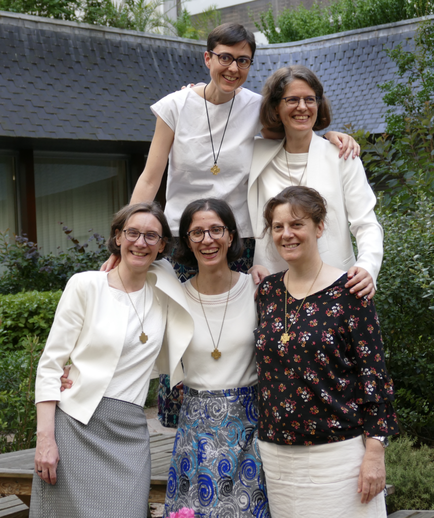 Devenir sœur du Cénacle : profession perpétuelle 34