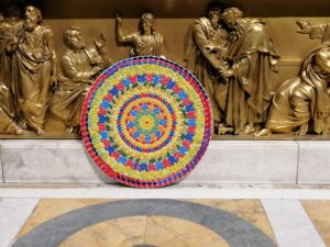 Pèlerins d’espérance sur le chemin de la paix - mosaïque