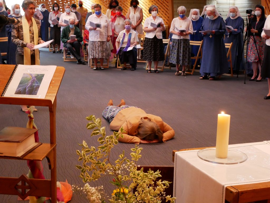 Devenir sœur du Cénacle : profession perpétuelle 2